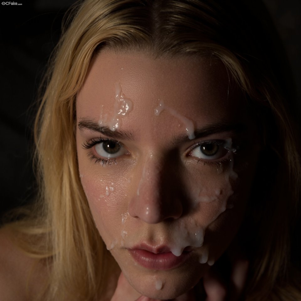 SFNMH6kJ Celebrity faces to lick clean 03.jpg